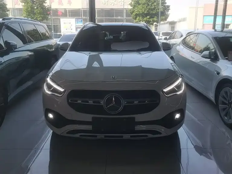 Mercedes-Benz GLA GLA 220