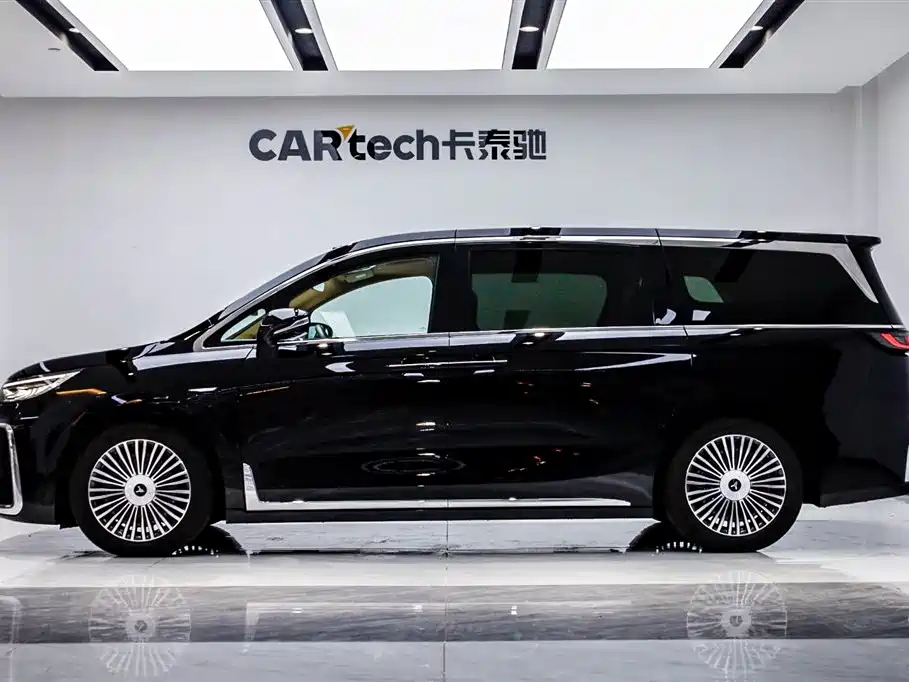Voyah Dreamer PHEV 4 WD Excellent Qiankun