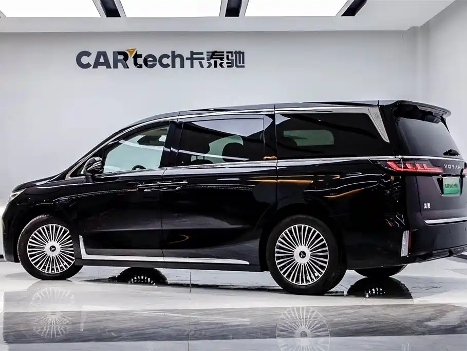 Voyah Dreamer PHEV 4 WD Excellent Qiankun