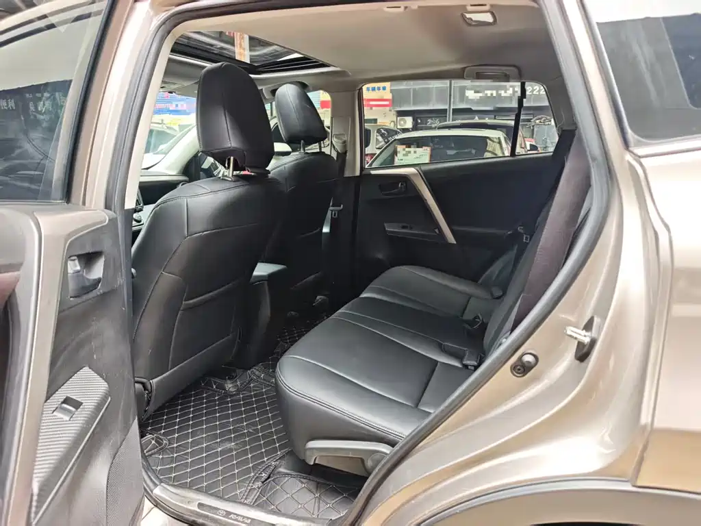 RAV4 2.0 L CVT 2 WD Style