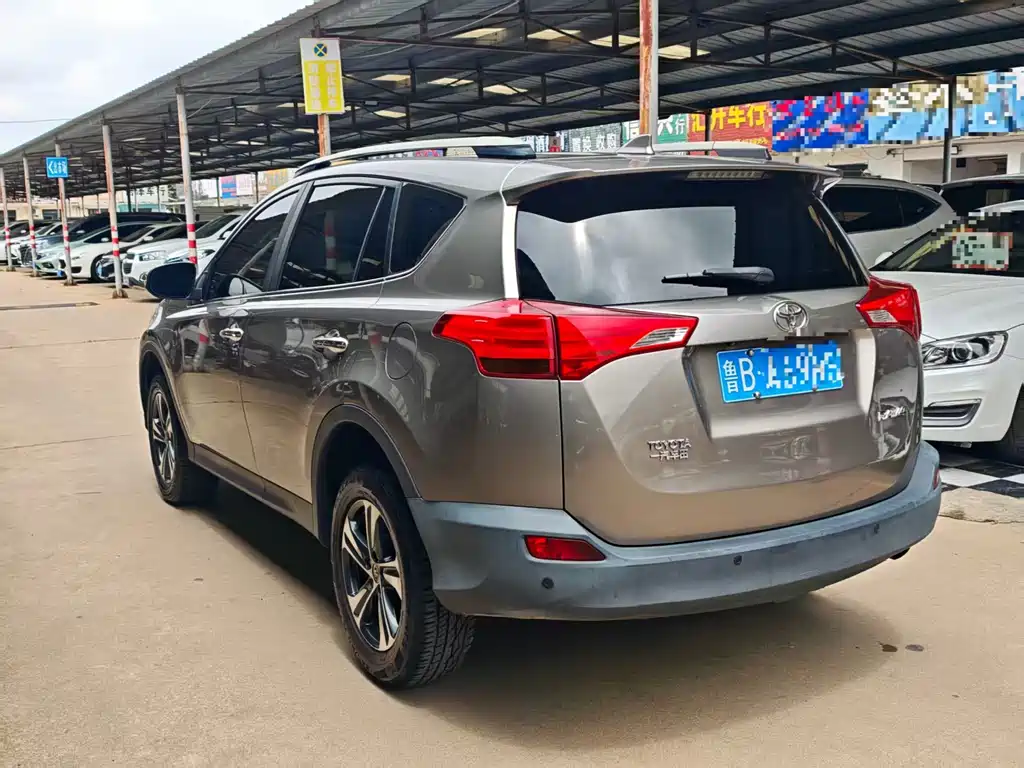 RAV4 2.0 L CVT 2 WD Style