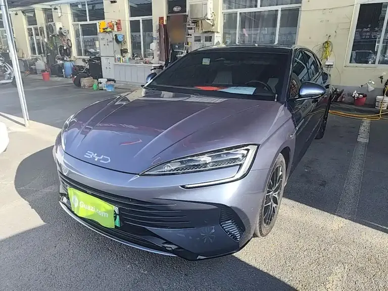 BYD Seal DM-i 1.5 T 121 km Flagship