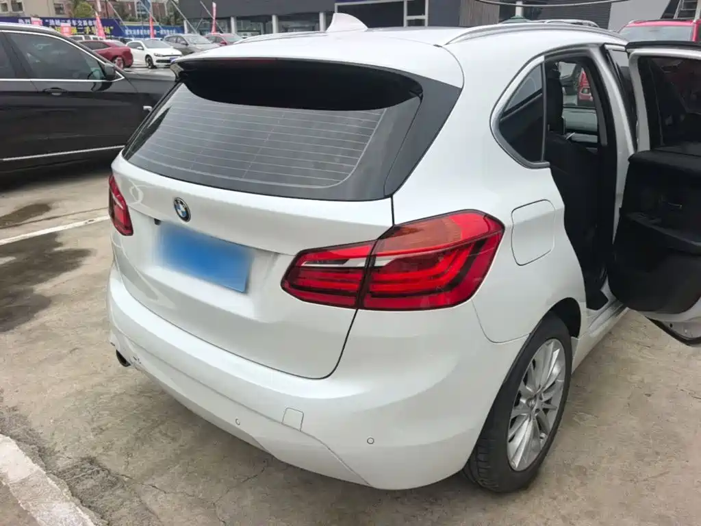 BMW 2 Series Active Tourer 218 i Leading