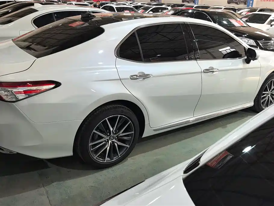 Camry 2.5 G Luxury