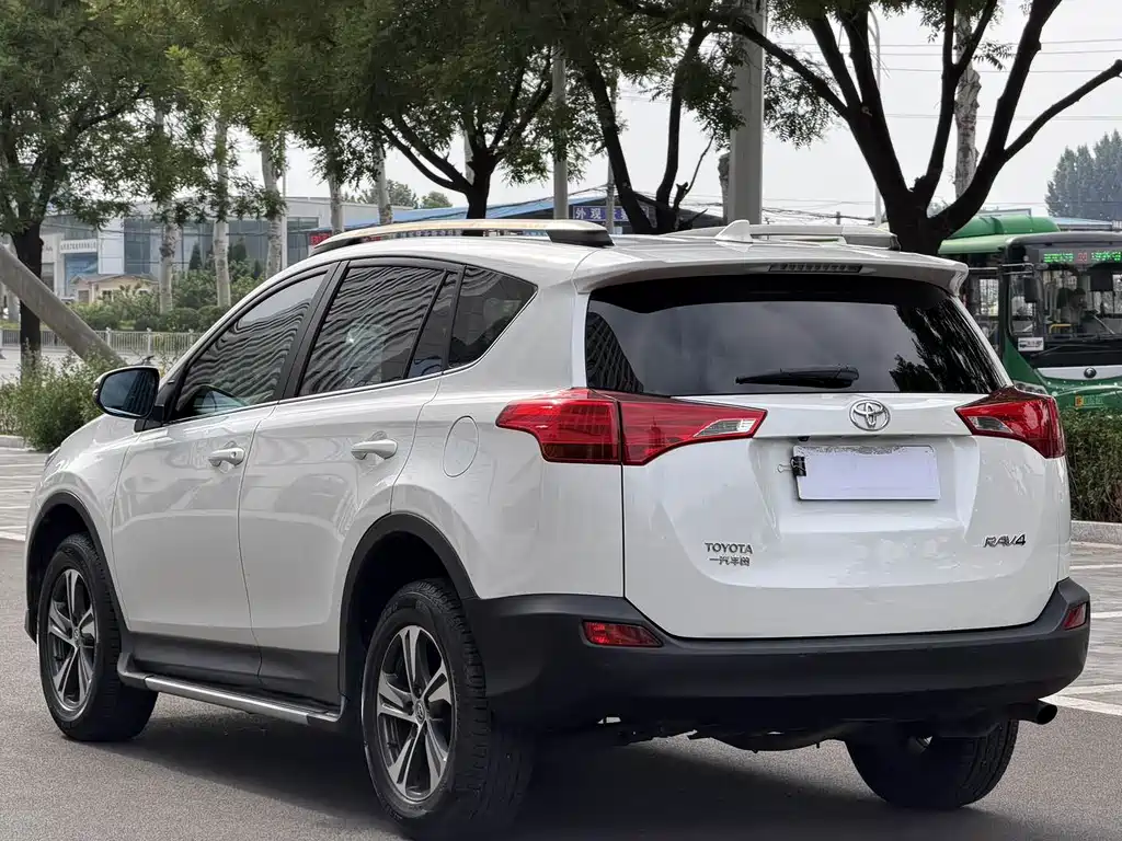 RAV4 2.0 L CVT 2 WD Style
