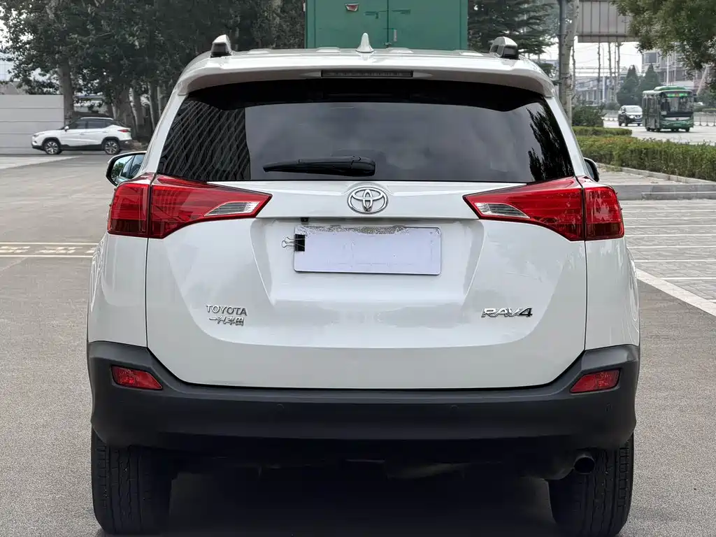 RAV4 2.0 L CVT 2 WD Style