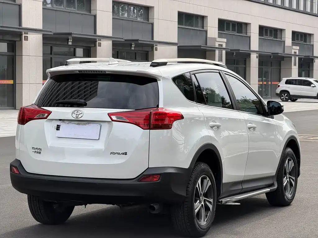 RAV4 2.0 L CVT 2 WD Style