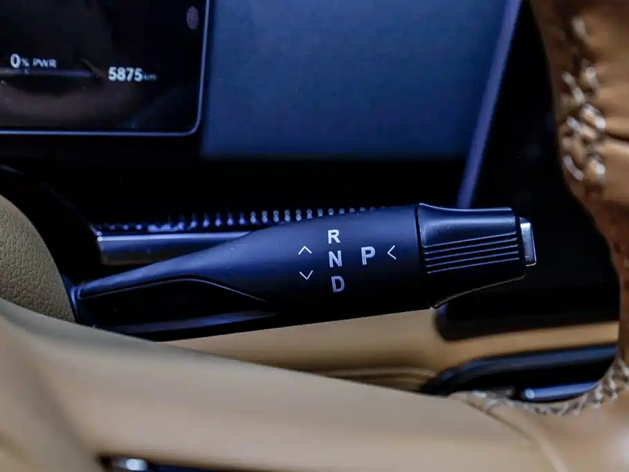 Voyah Dreamer PHEV 4 WD Excellent Qiankun