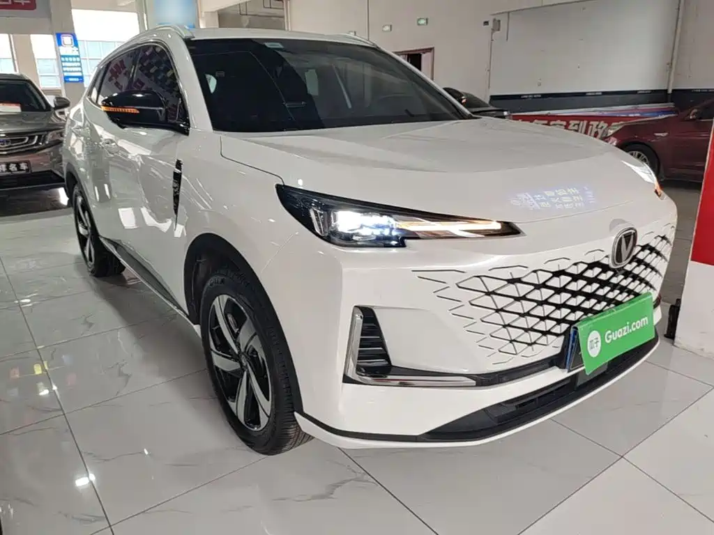 Changan CS55 PLUS 3 rd Gen 1.5 T DCT Outstanding