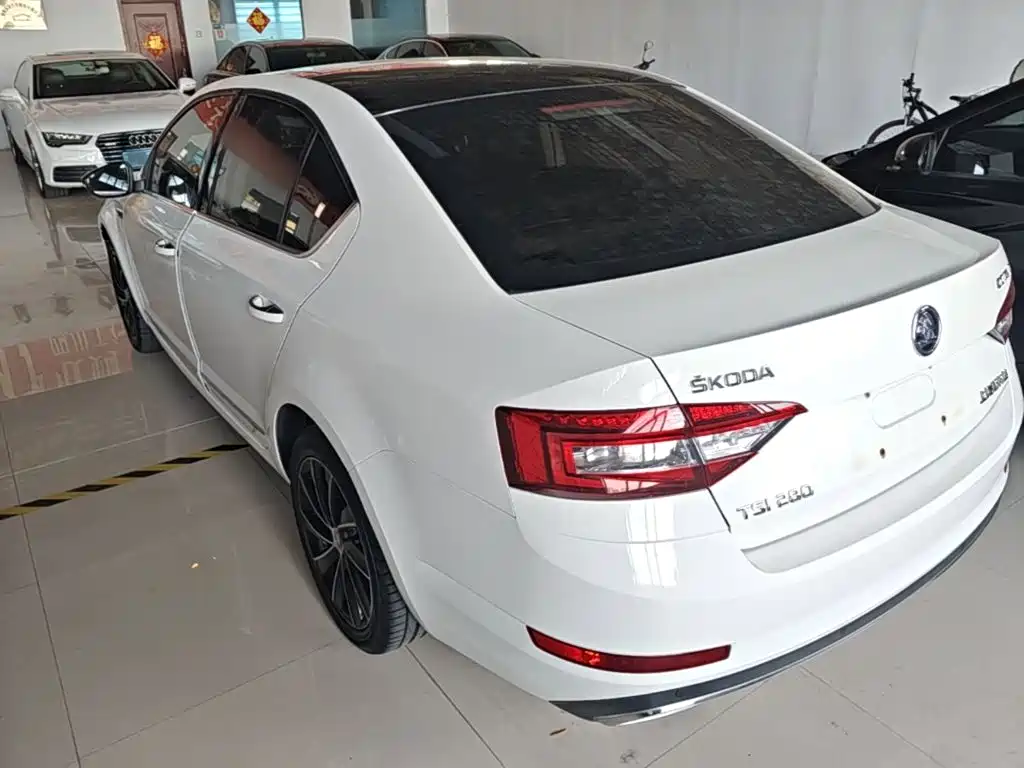 Octavia TSI280 DSG Luxury