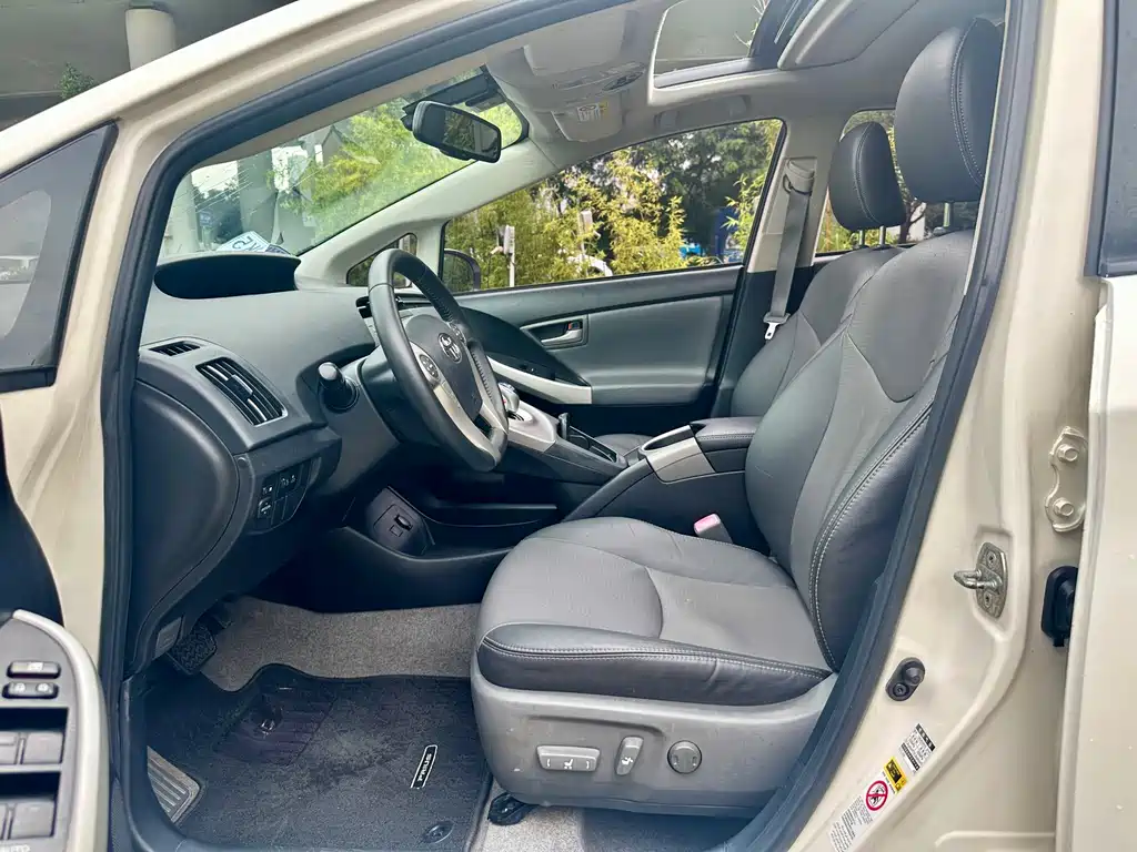 Prius 1.8 L Luxury