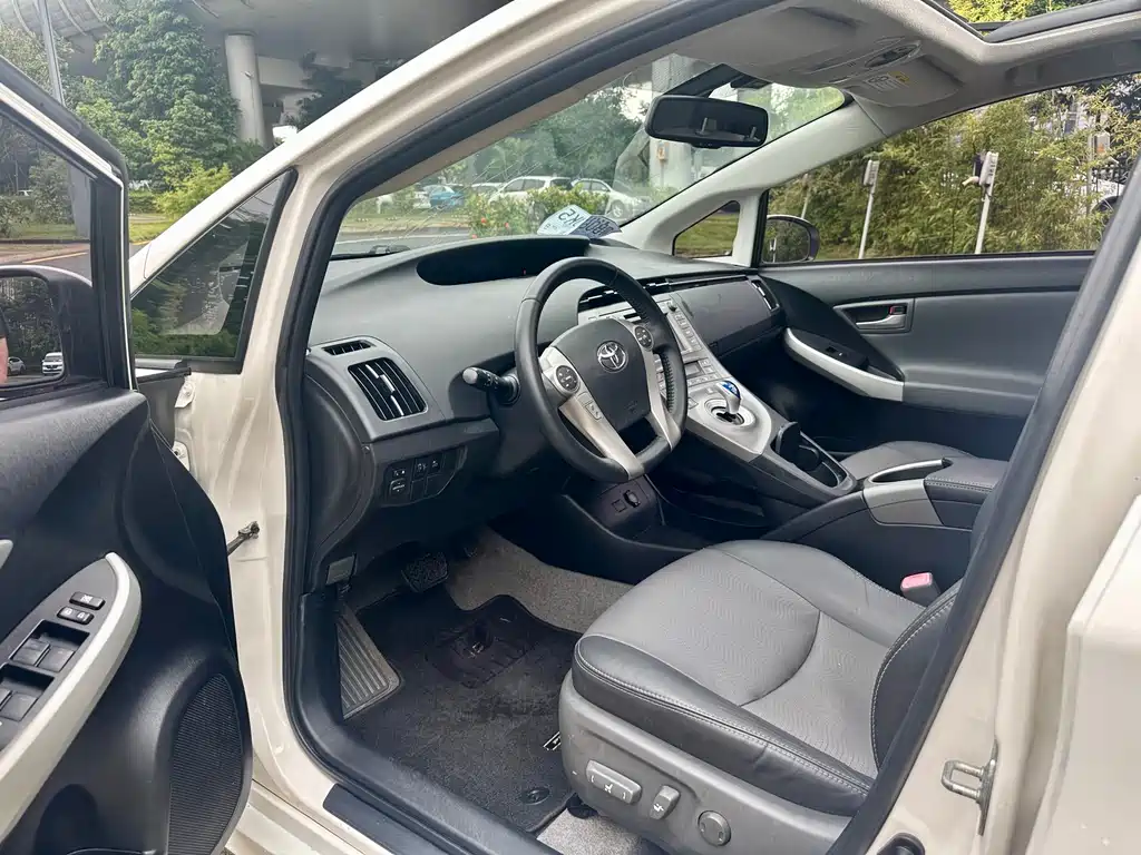 Prius 1.8 L Luxury