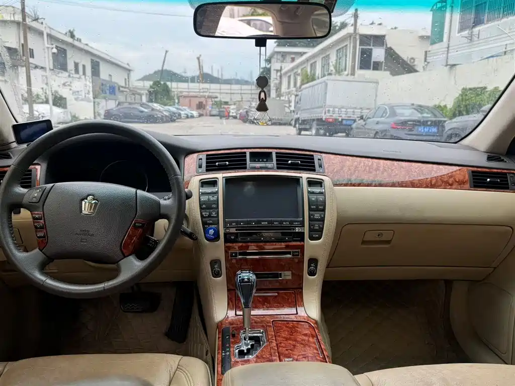 Crown 皇冠 2005款 3.0 L Royal E