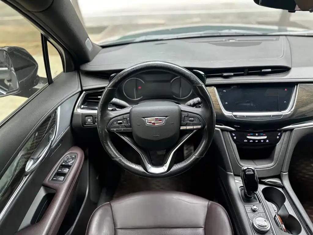 Cadillac XT6 凯迪拉克XT6 2021款 28 T 六座四驱豪华运动型