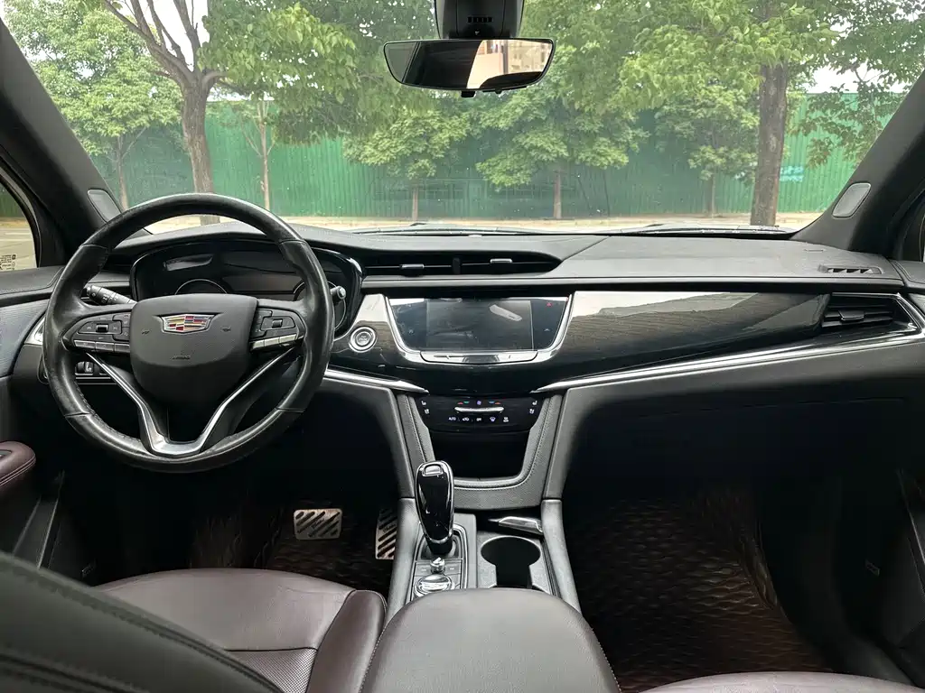 Cadillac XT6 凯迪拉克XT6 2021款 28 T 六座四驱豪华运动型