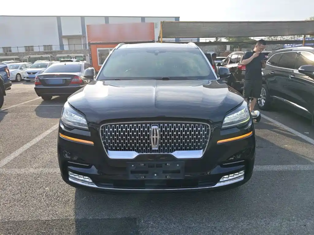 Aviator 3.0 T V6 4 WD Graceful