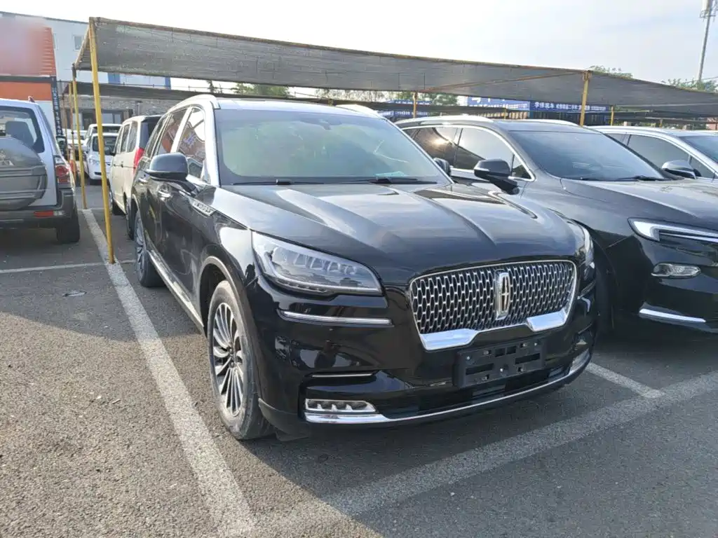 Aviator 3.0 T V6 4 WD Graceful
