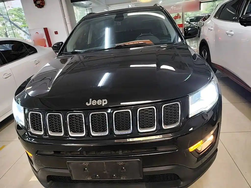 Compass 200 T Auto Home Enjoyment