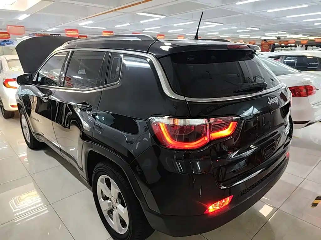 Compass 200 T Auto Home Enjoyment