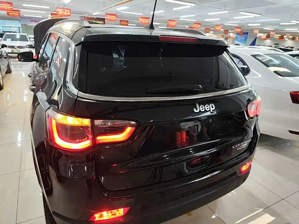 Compass 200 T Auto Home Enjoyment