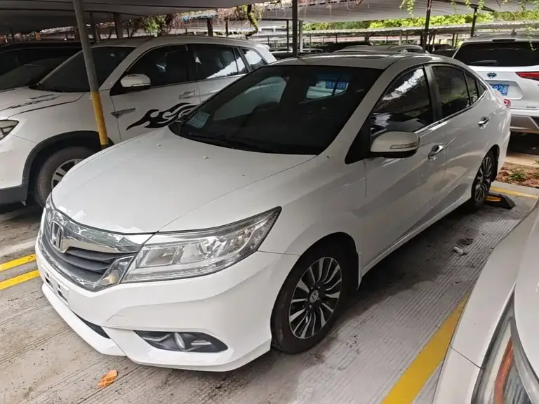 Honda Crider 1.8 L Auto Luxury