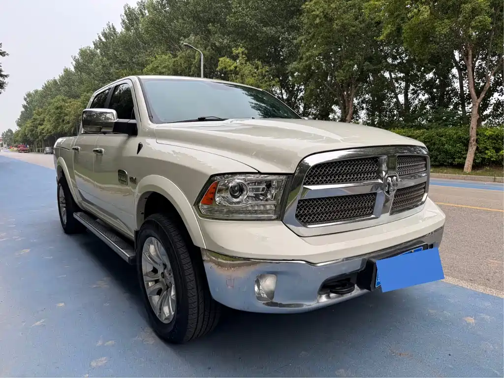 RAM Trucks RAM Trucks 2018款 5.7 L 自动