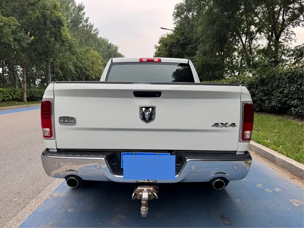 RAM Trucks RAM Trucks 2018款 5.7 L 自动