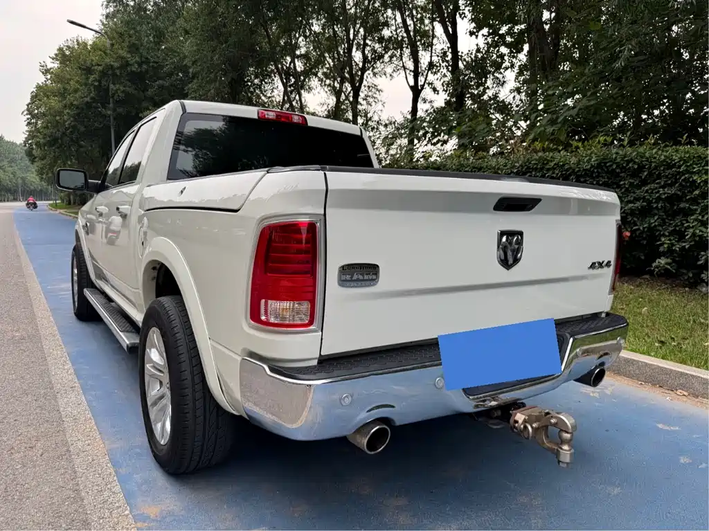 RAM Trucks RAM Trucks 2018款 5.7 L 自动