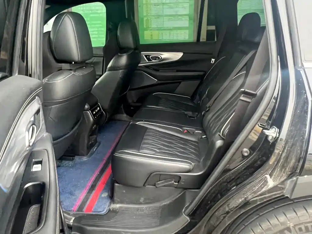 GAC Trumpchi GS8 Navigator Series 2.0 TGDI 4 WD Luxury Connected (7-seat)