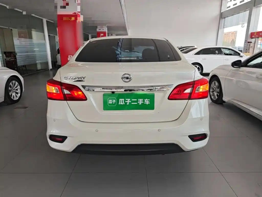 Sylphy Classic 1.6 XE CVT Comfort