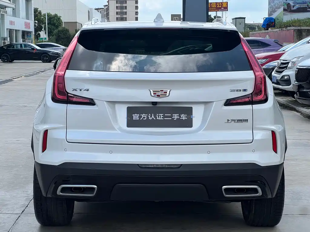 Cadillac XT4 28 T 2 WD Distinguished