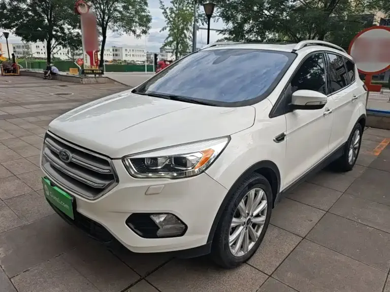 Ford Kuga EcoBoost 245 4 WD Grand Wing