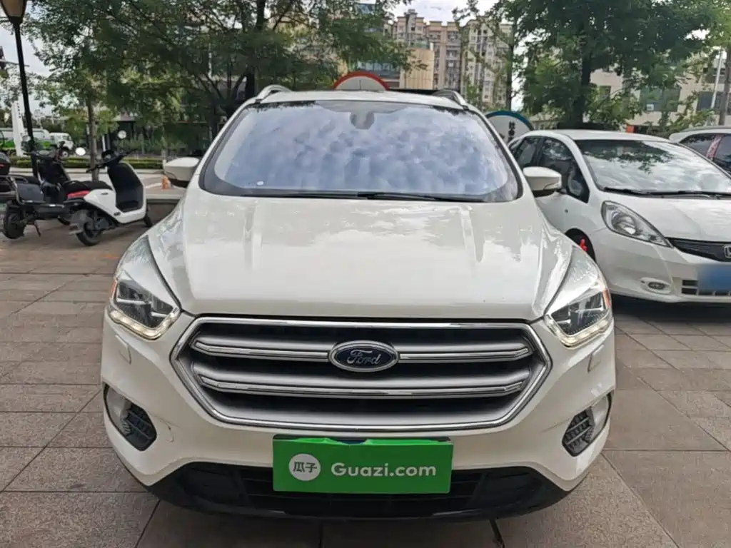 Kuga EcoBoost 245 4 WD Grand Wing