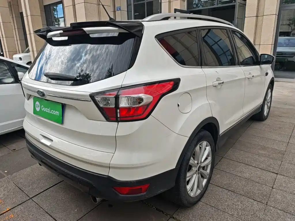 Kuga EcoBoost 245 4 WD Grand Wing