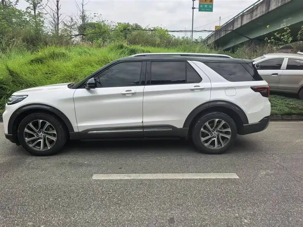 Explorer EcoBoost 285 4 WD Style plus 7-seat