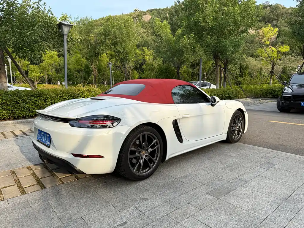 Porsche 718 Boxster 2.0 T