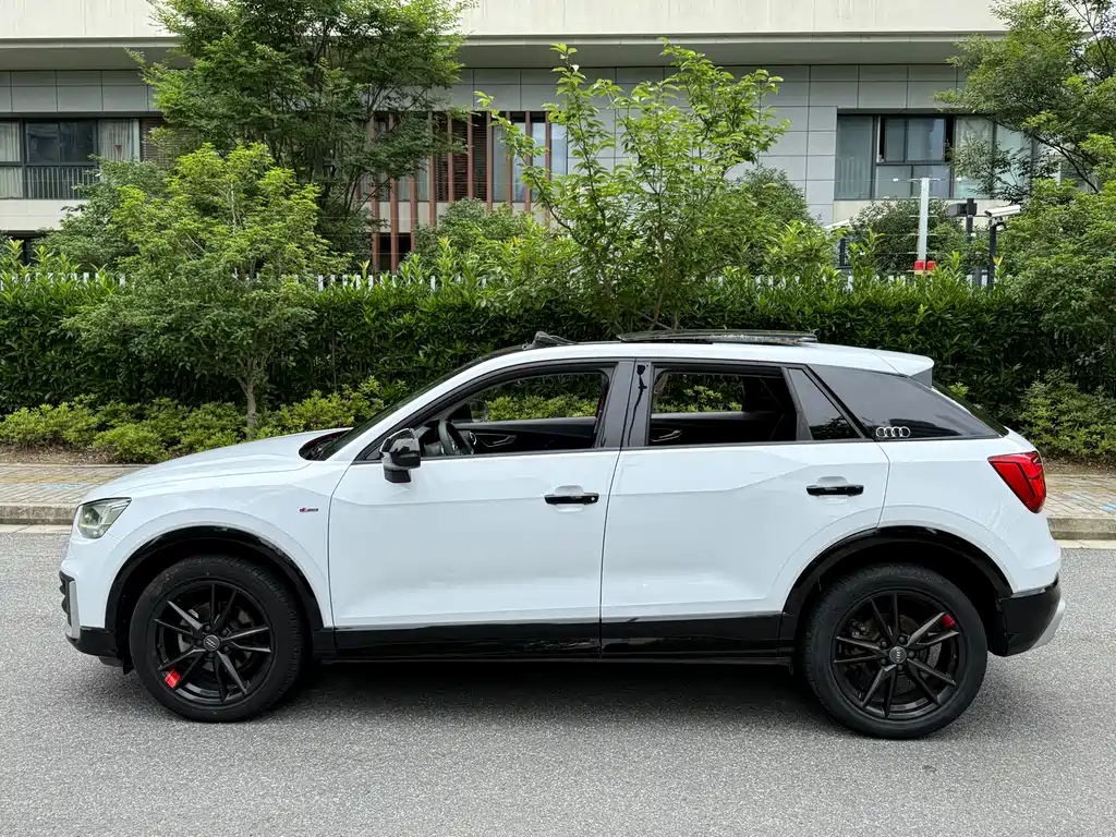 Audi Q2 L 35 TFSI Progressive Dynamic