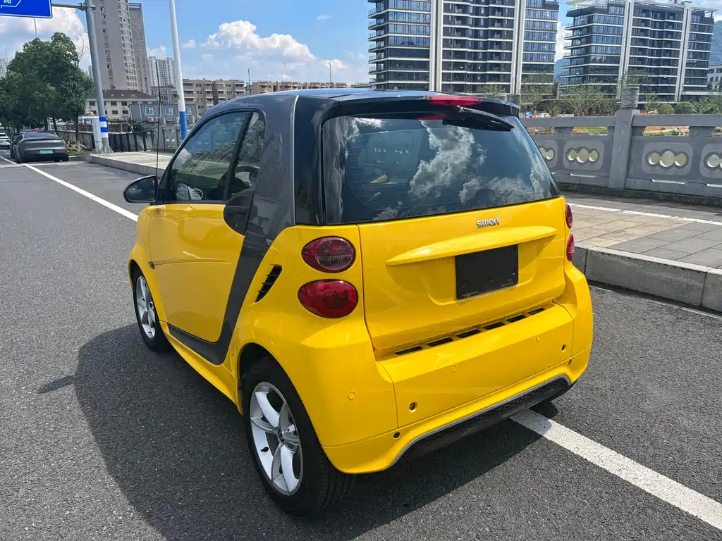 smart fortwo smart fortwo 2015款 1.0 T 炫闪特别版