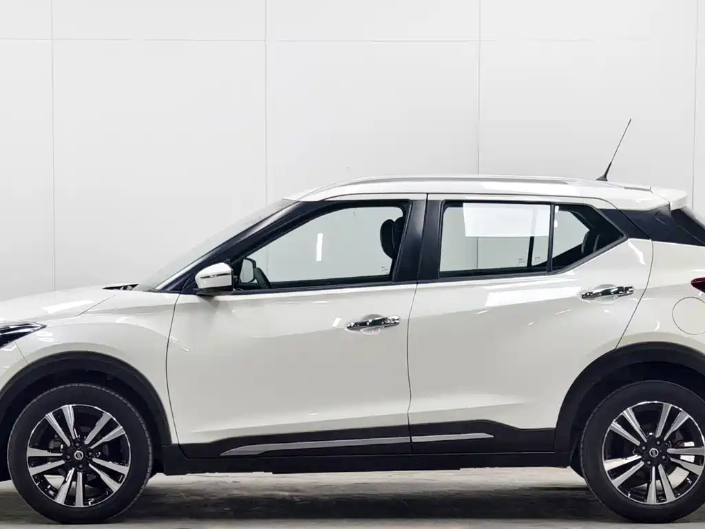 Kicks 1.5 L XV CVT Connected Luxury