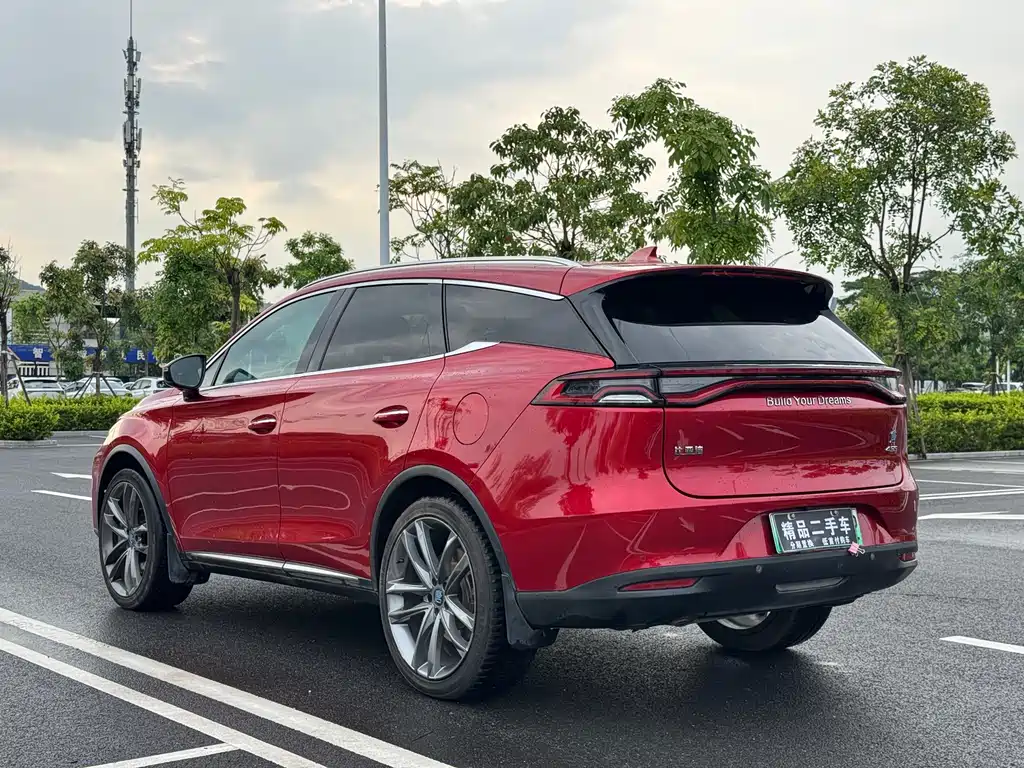Tang NEV DM 2.0 T Full-time 4 WD Connected Pioneer Leading 7-seat CN-VI