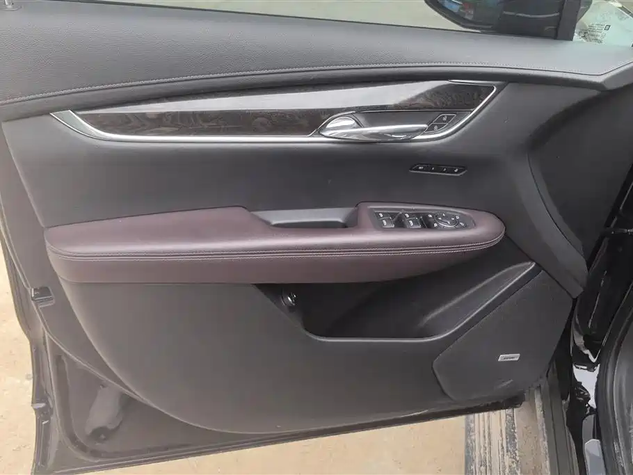 Cadillac XT6 2.0 T 7-seat 2 WD Luxury