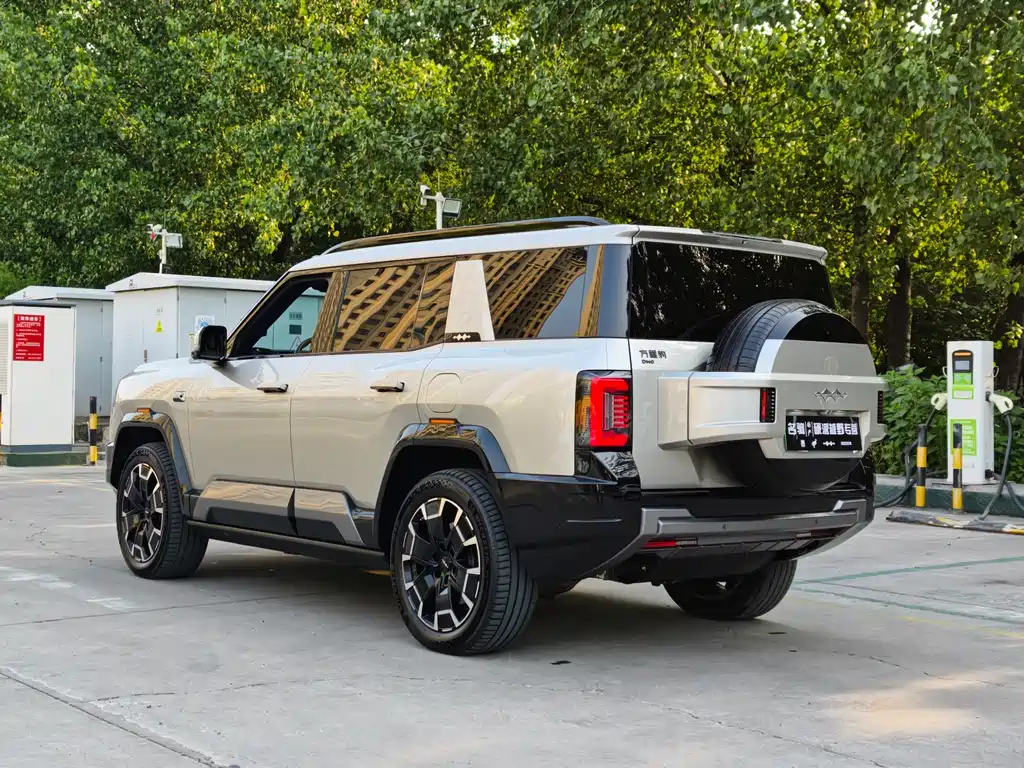 Leopard 8 Brave Flagship 6-seat