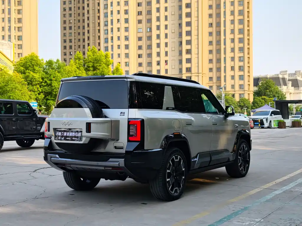 Leopard 8 Brave Flagship 6-seat