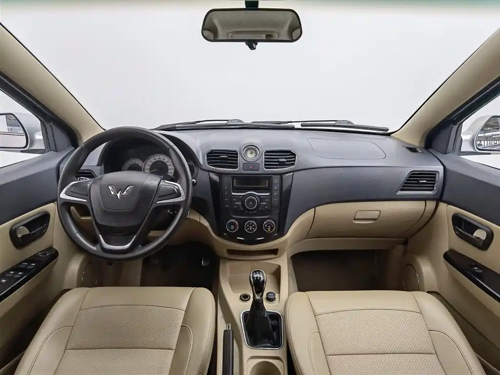 Wuling Hongguang 五菱宏光 2013款 1.2 L S舒适型国IV