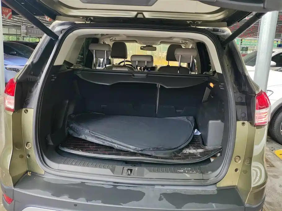 Kuga 1.6 L GTDi 4 WD Elite