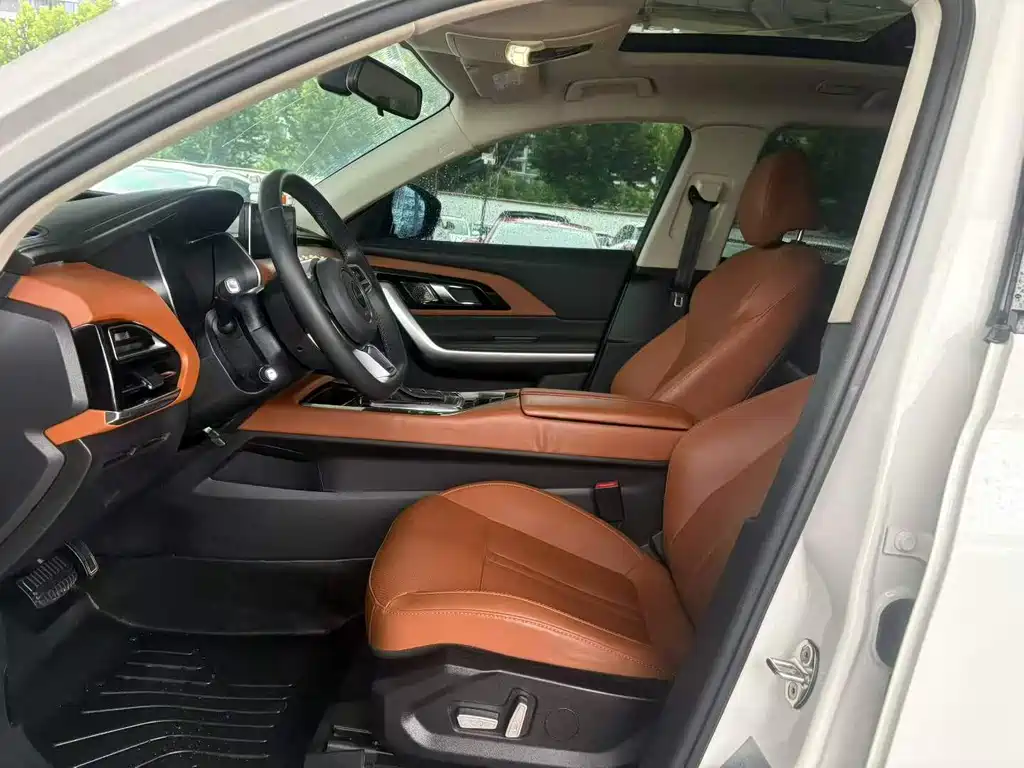 Zotye T500 1.5 T Auto Intelligent Connected Distinguished