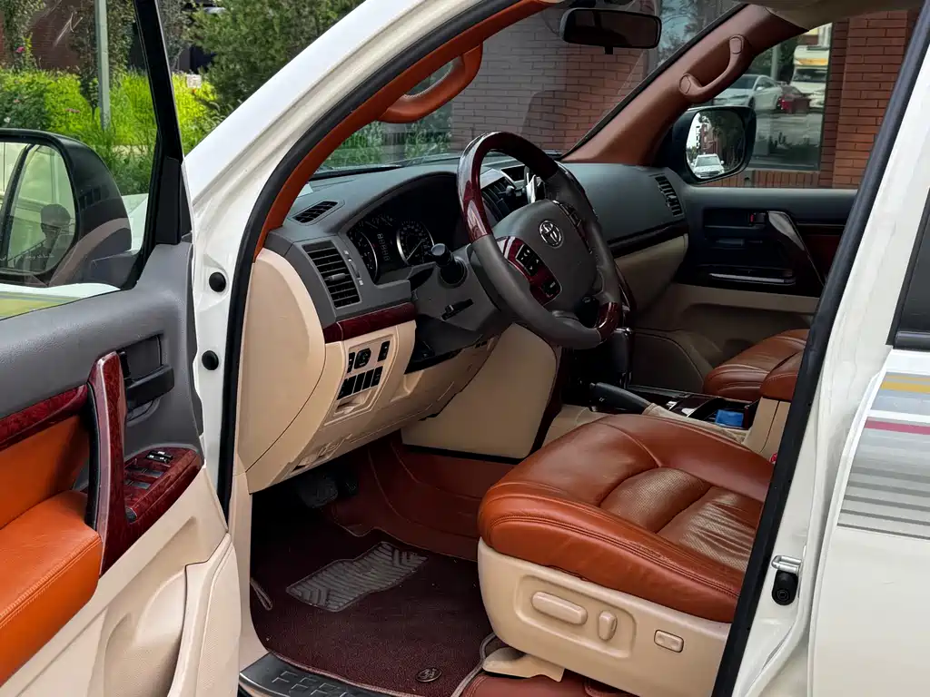 Land Cruiser (Import) Middle East