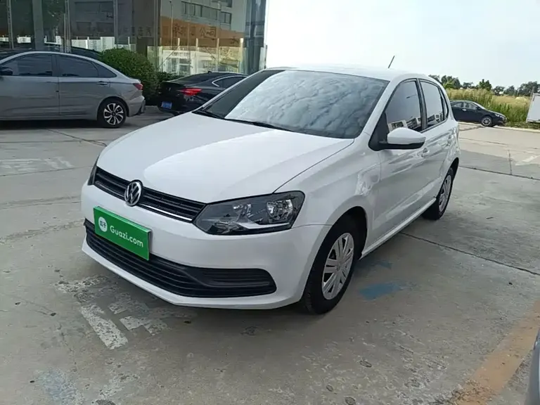 Volkswagen Polo 1.4 L Manual Style