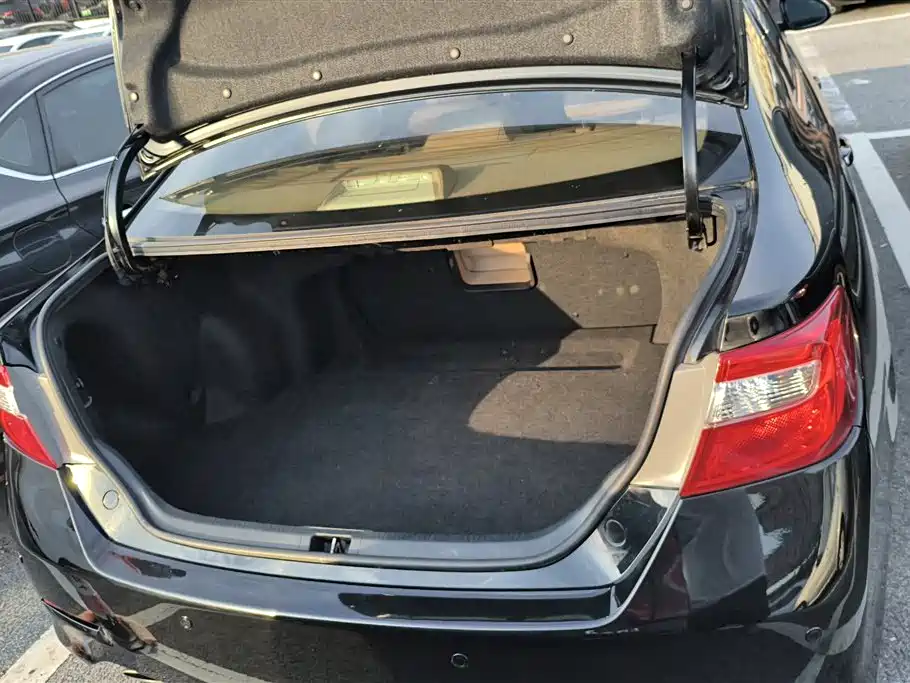 Camry 2.5 G Luxury