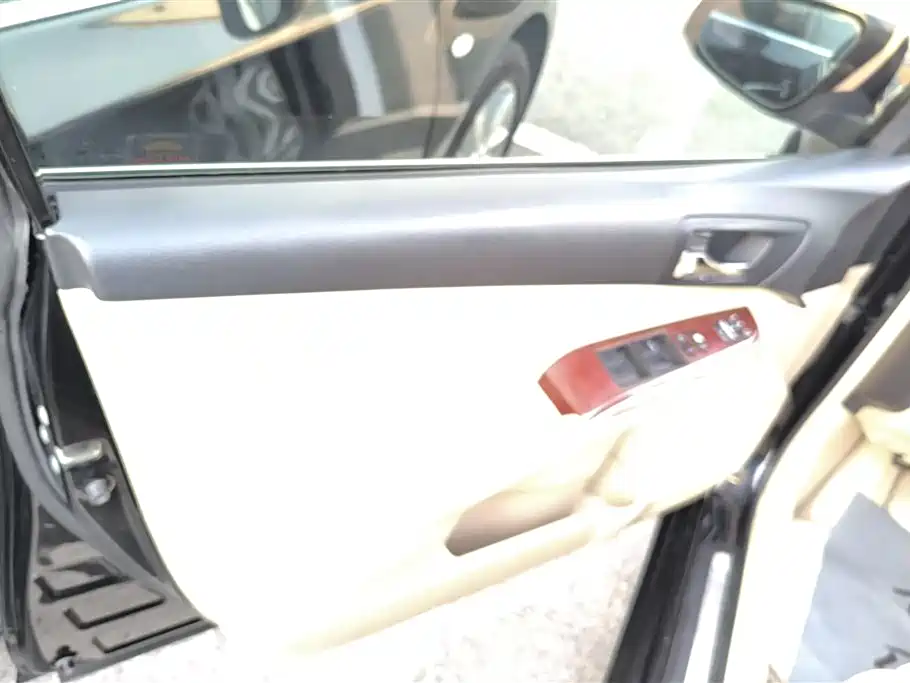 Camry 2.5 G Luxury